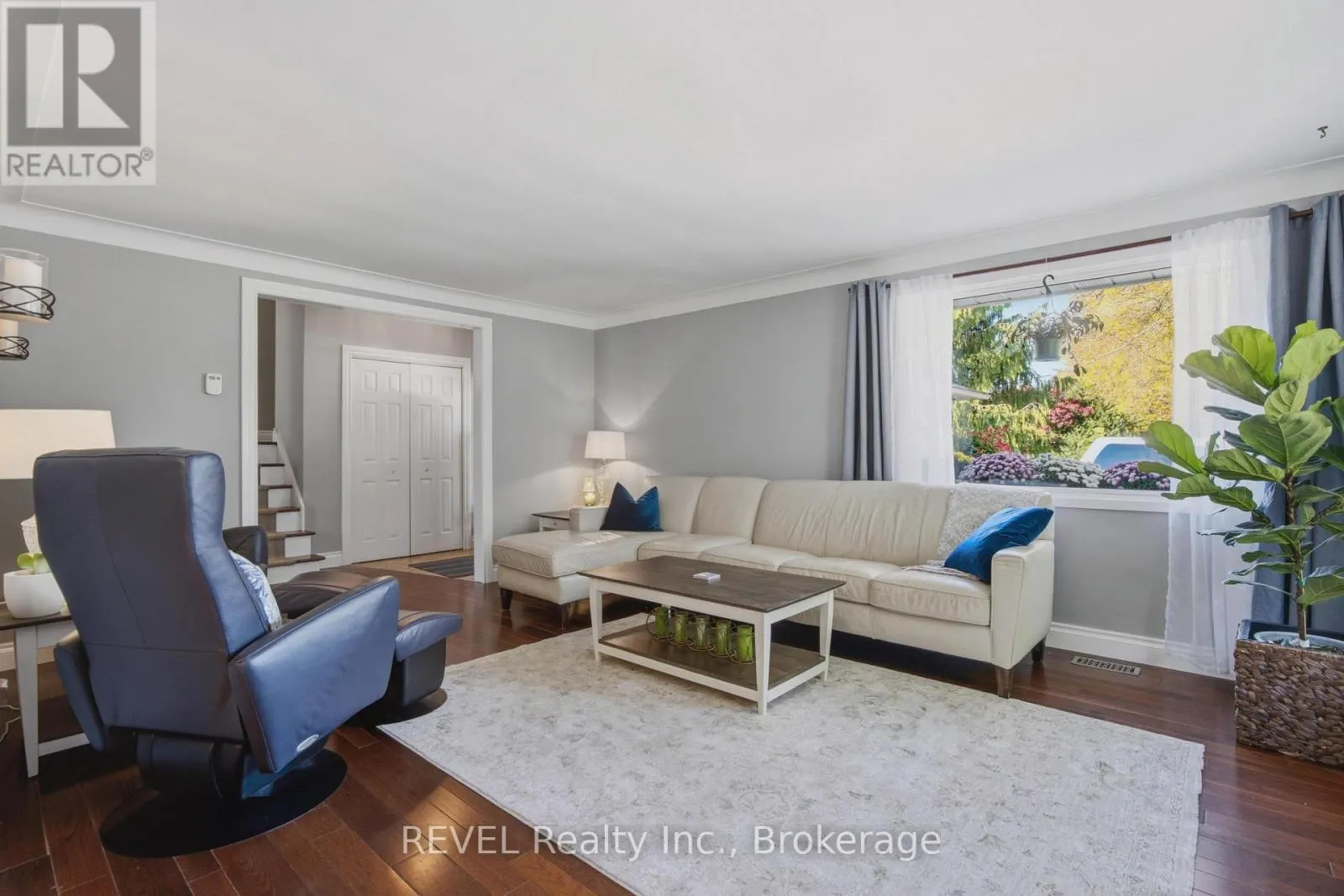 23 ROYAL YORK ROAD
