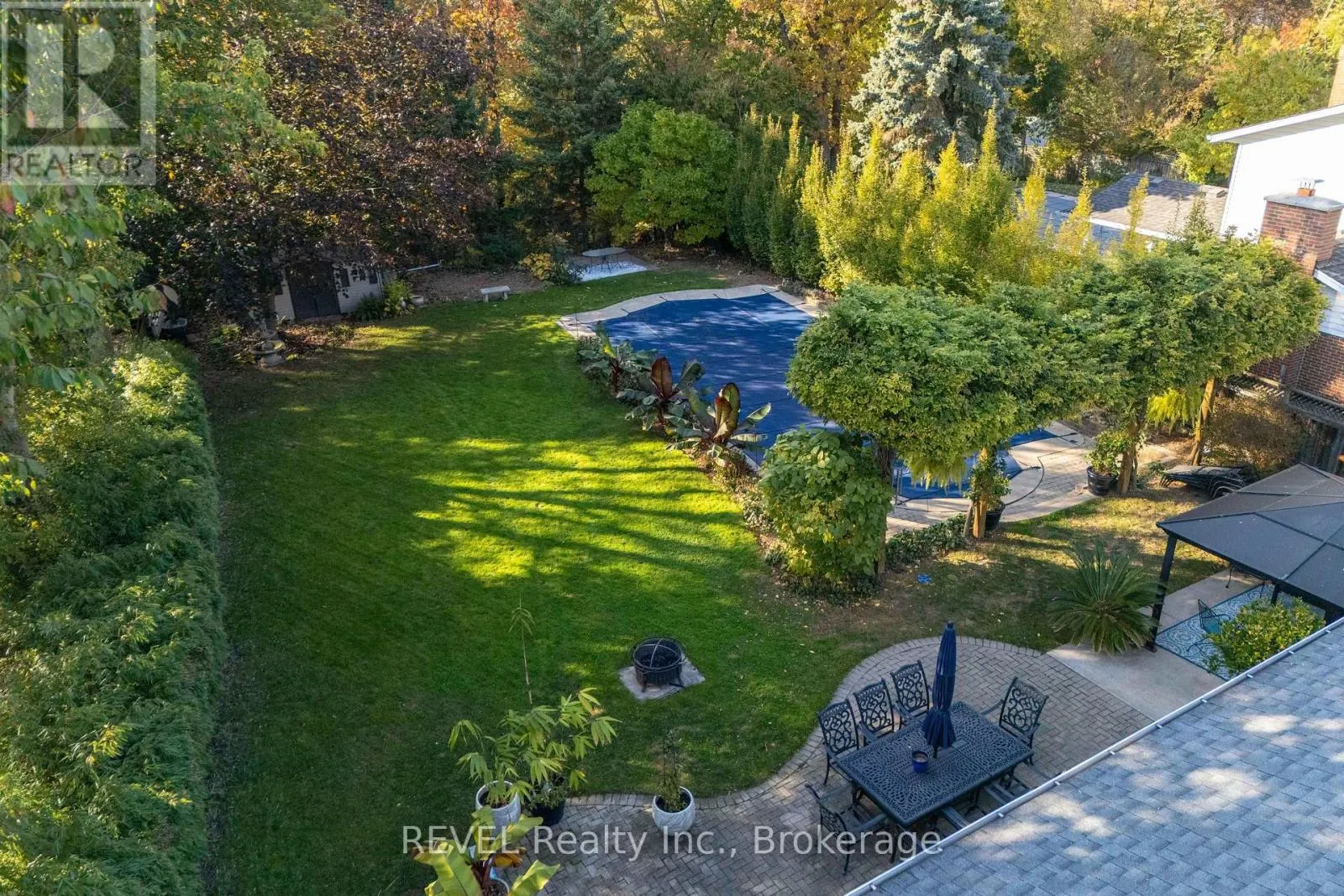 23 ROYAL YORK ROAD