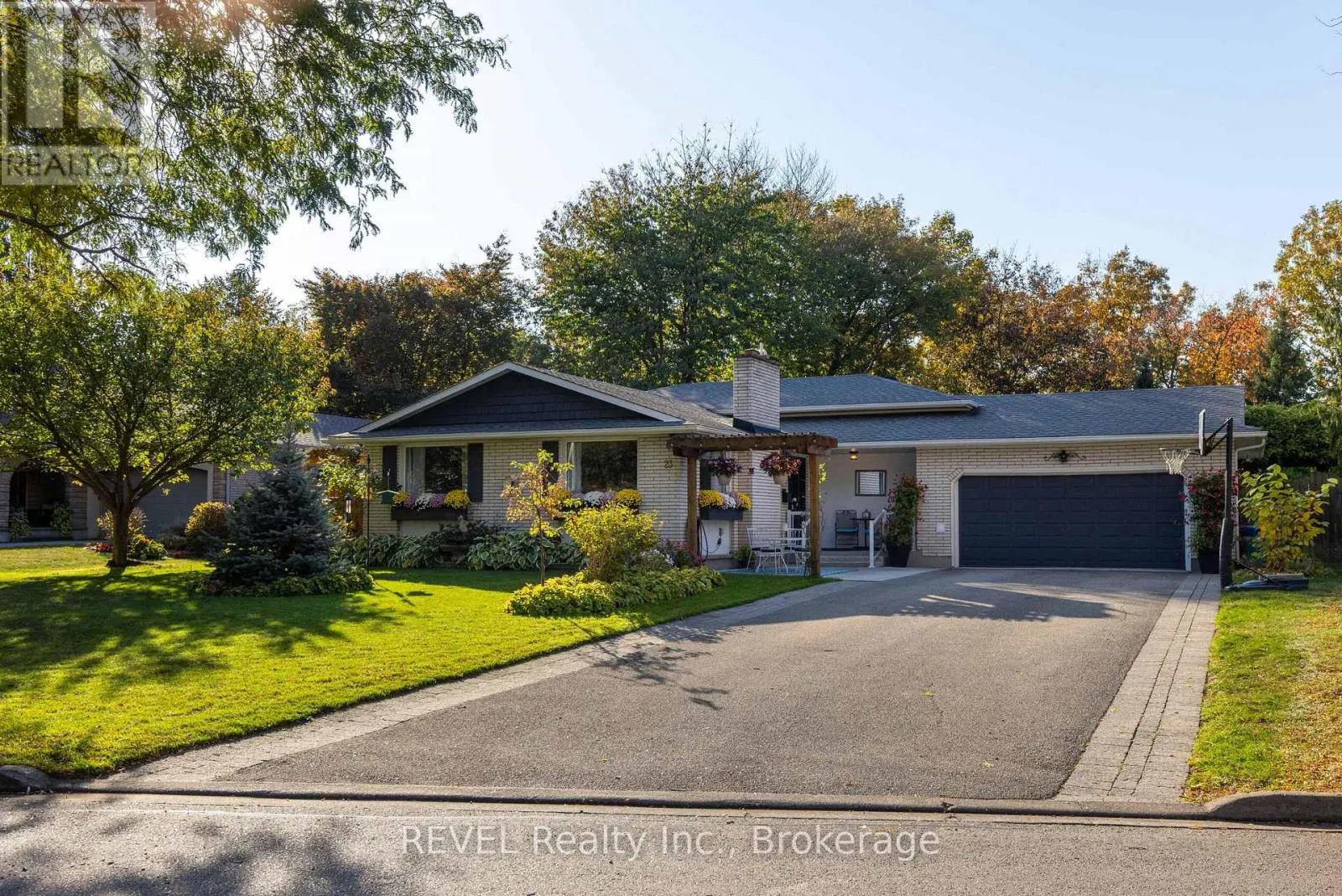 23 ROYAL YORK ROAD
