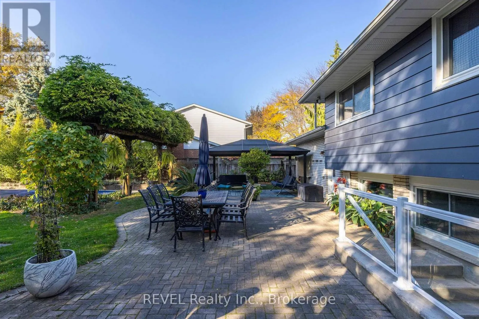 23 ROYAL YORK ROAD
