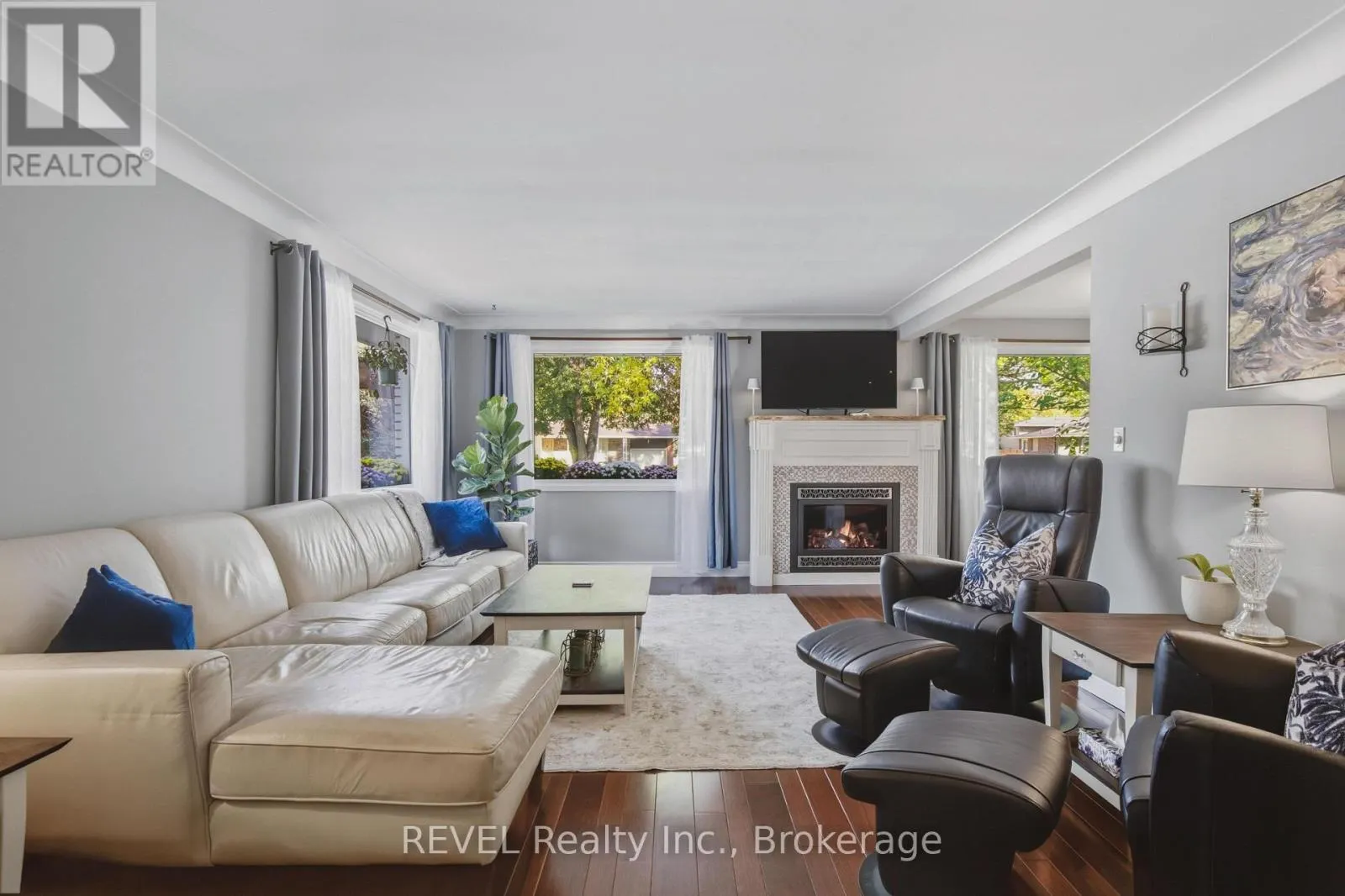 23 ROYAL YORK ROAD