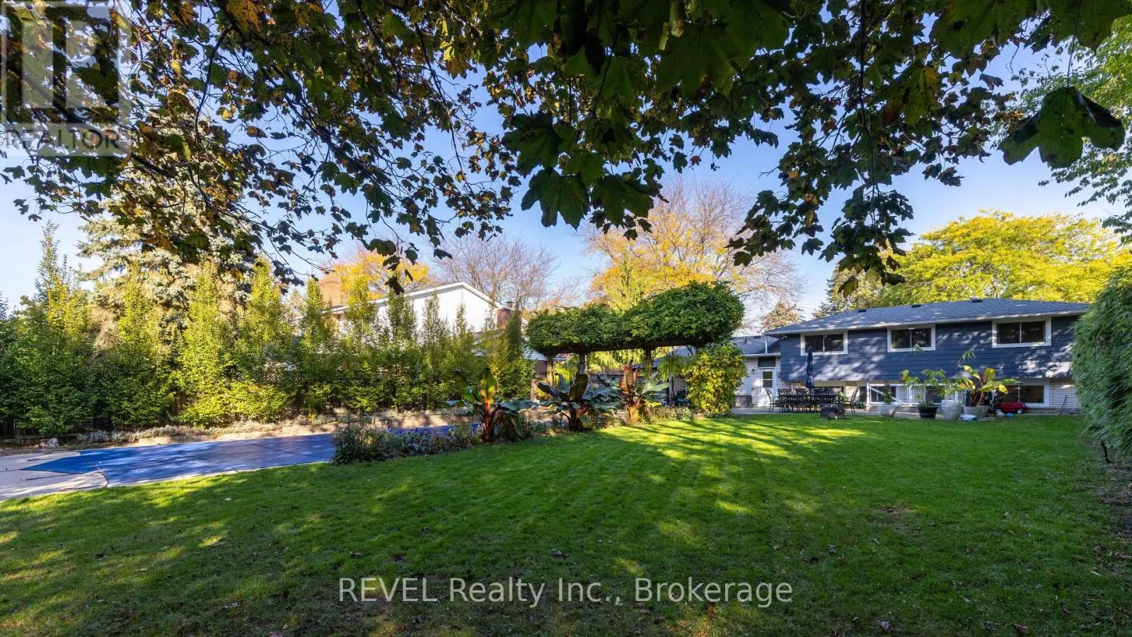 23 ROYAL YORK ROAD
