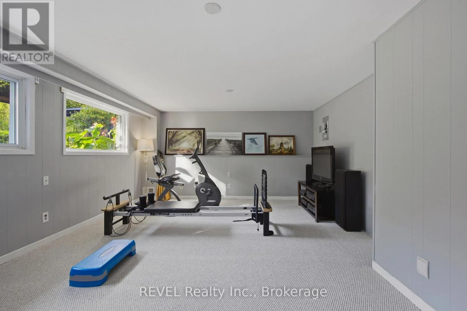 23 ROYAL YORK ROAD
