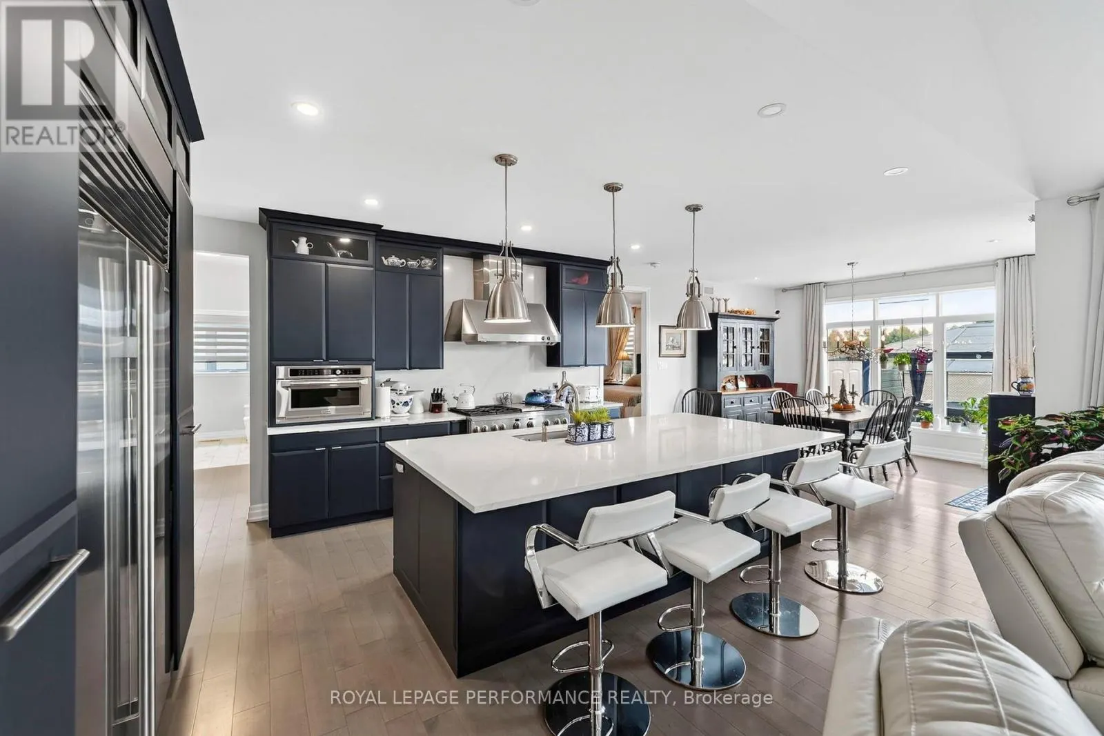 6727 YACHT BOULEVARD