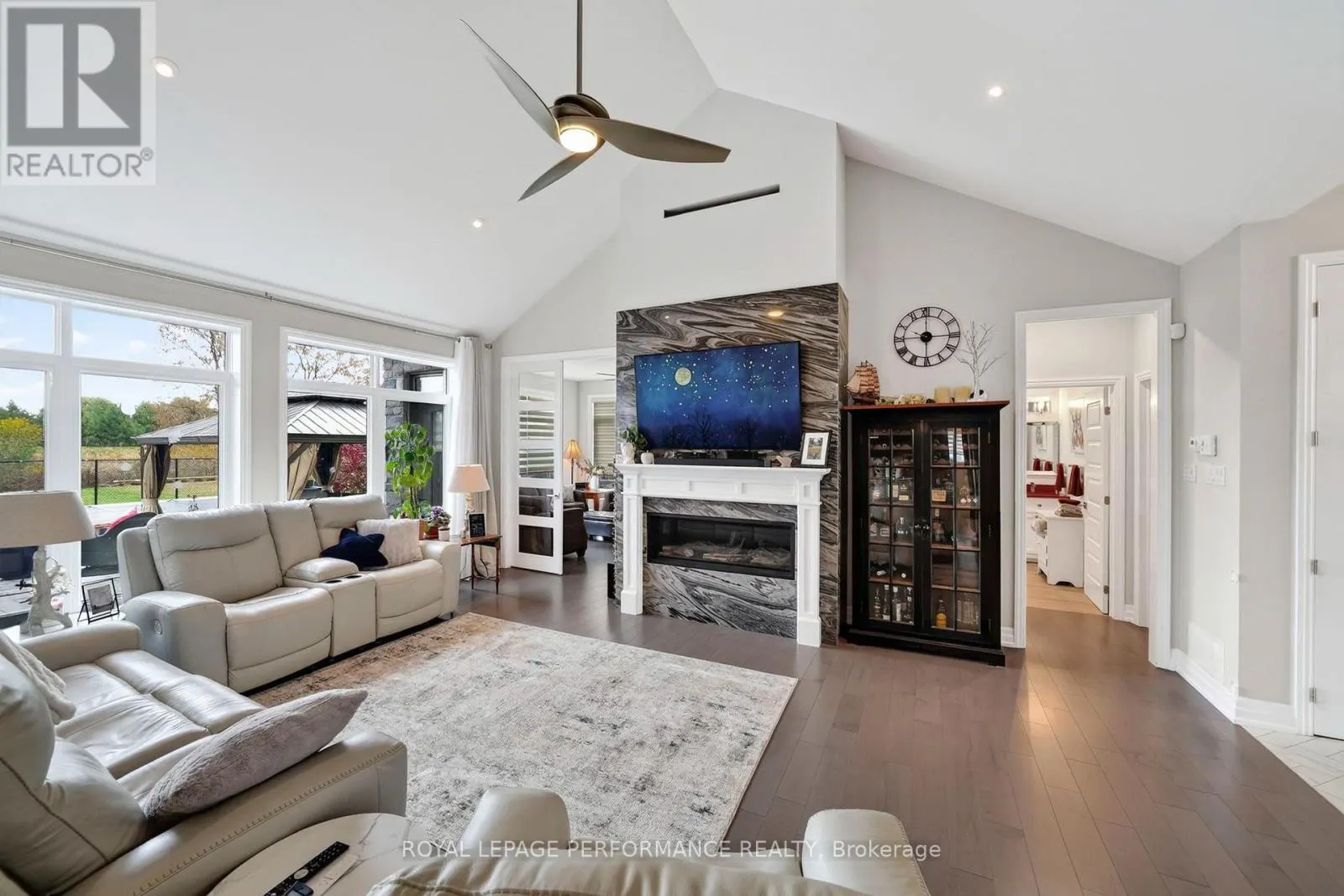 6727 YACHT BOULEVARD