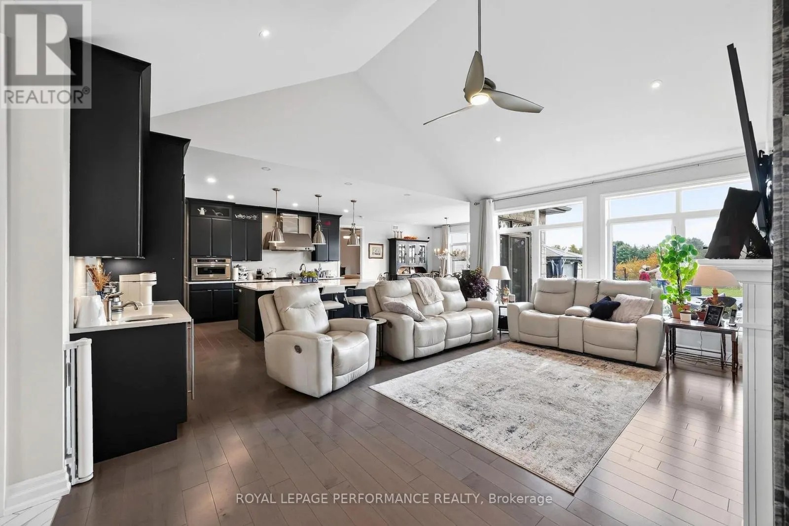 6727 YACHT BOULEVARD