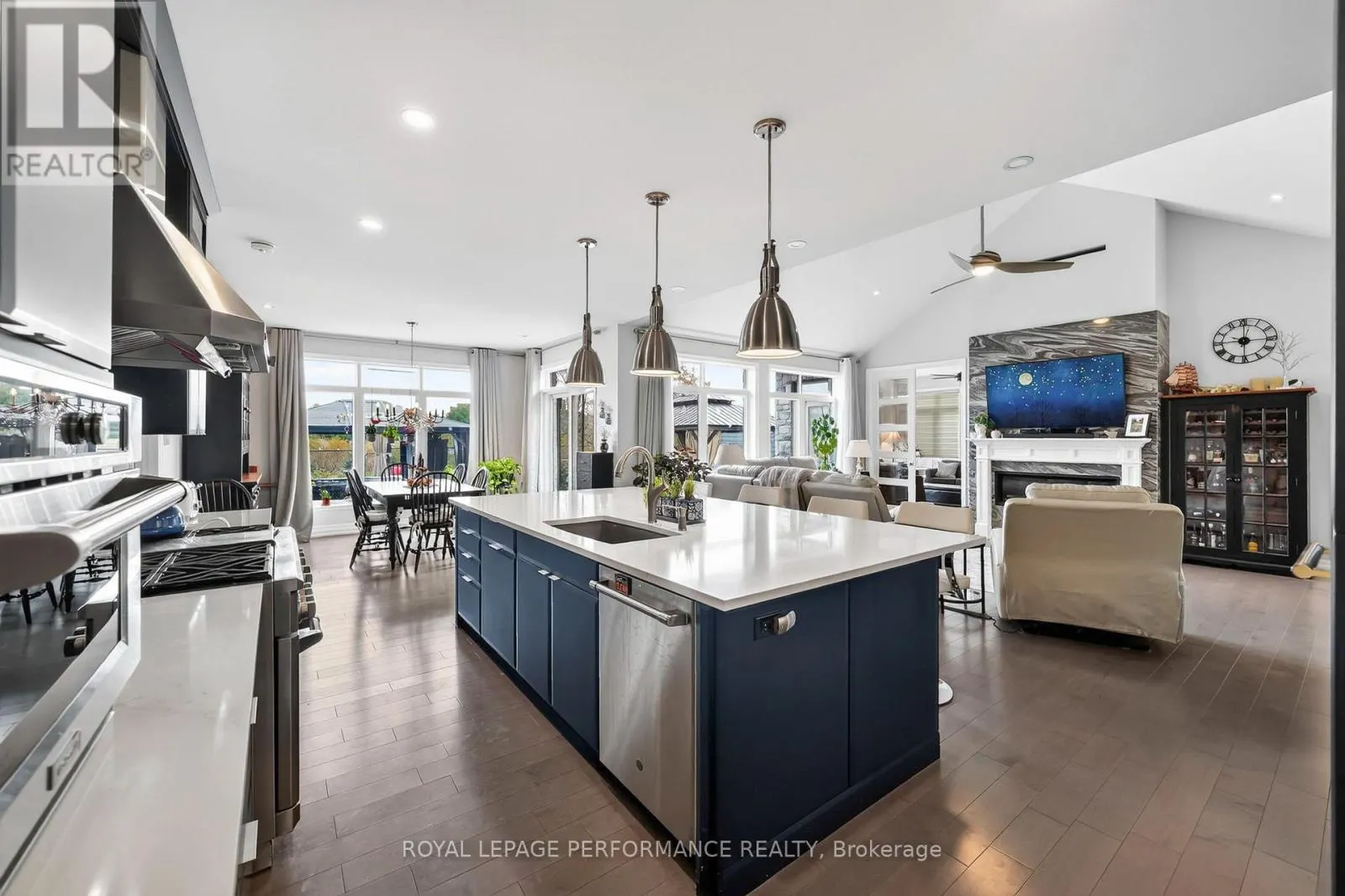 6727 YACHT BOULEVARD