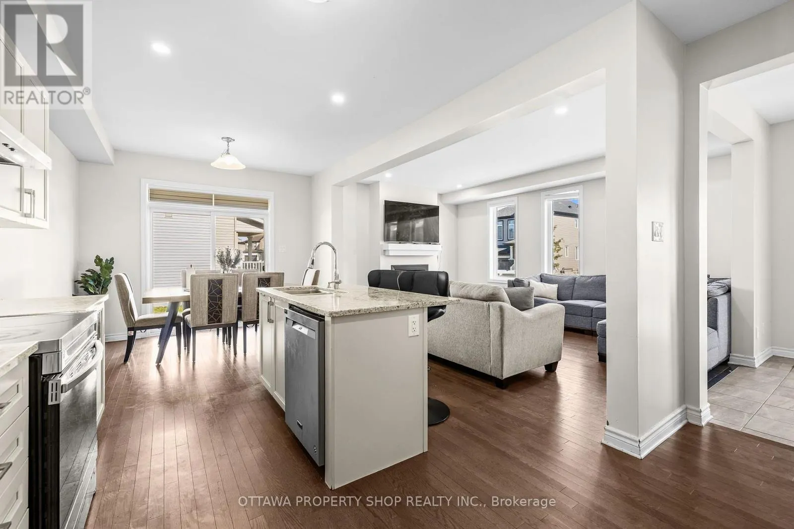 54 ERAMOSA CRESCENT