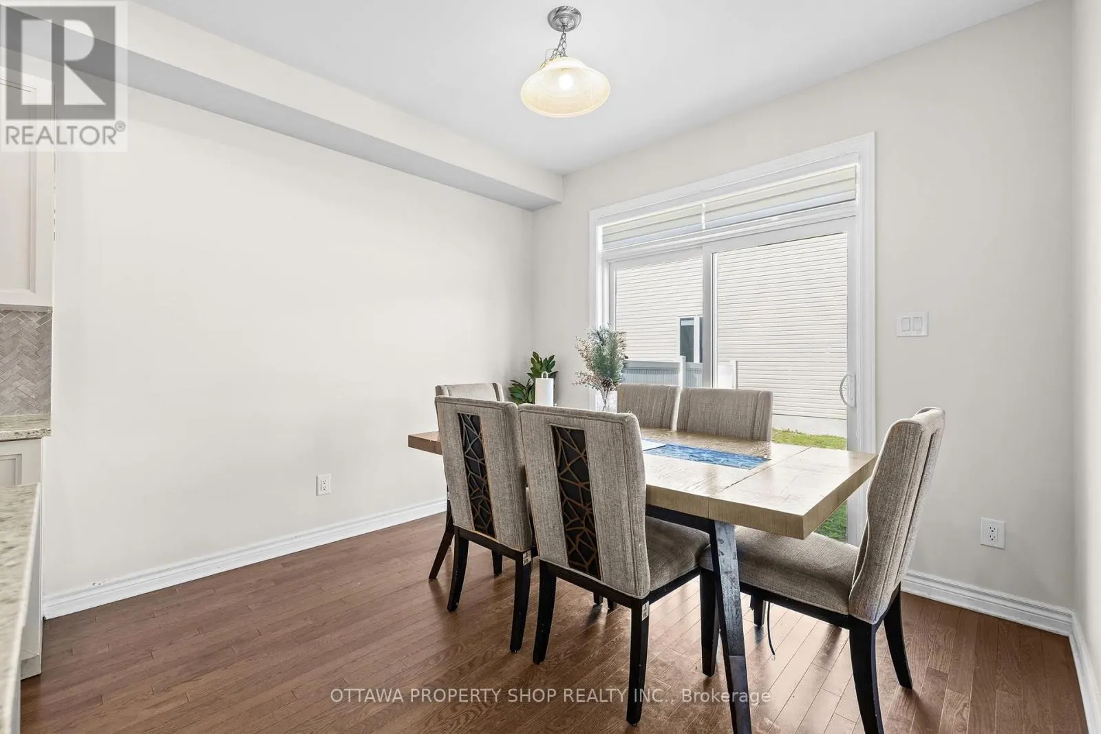 54 ERAMOSA CRESCENT