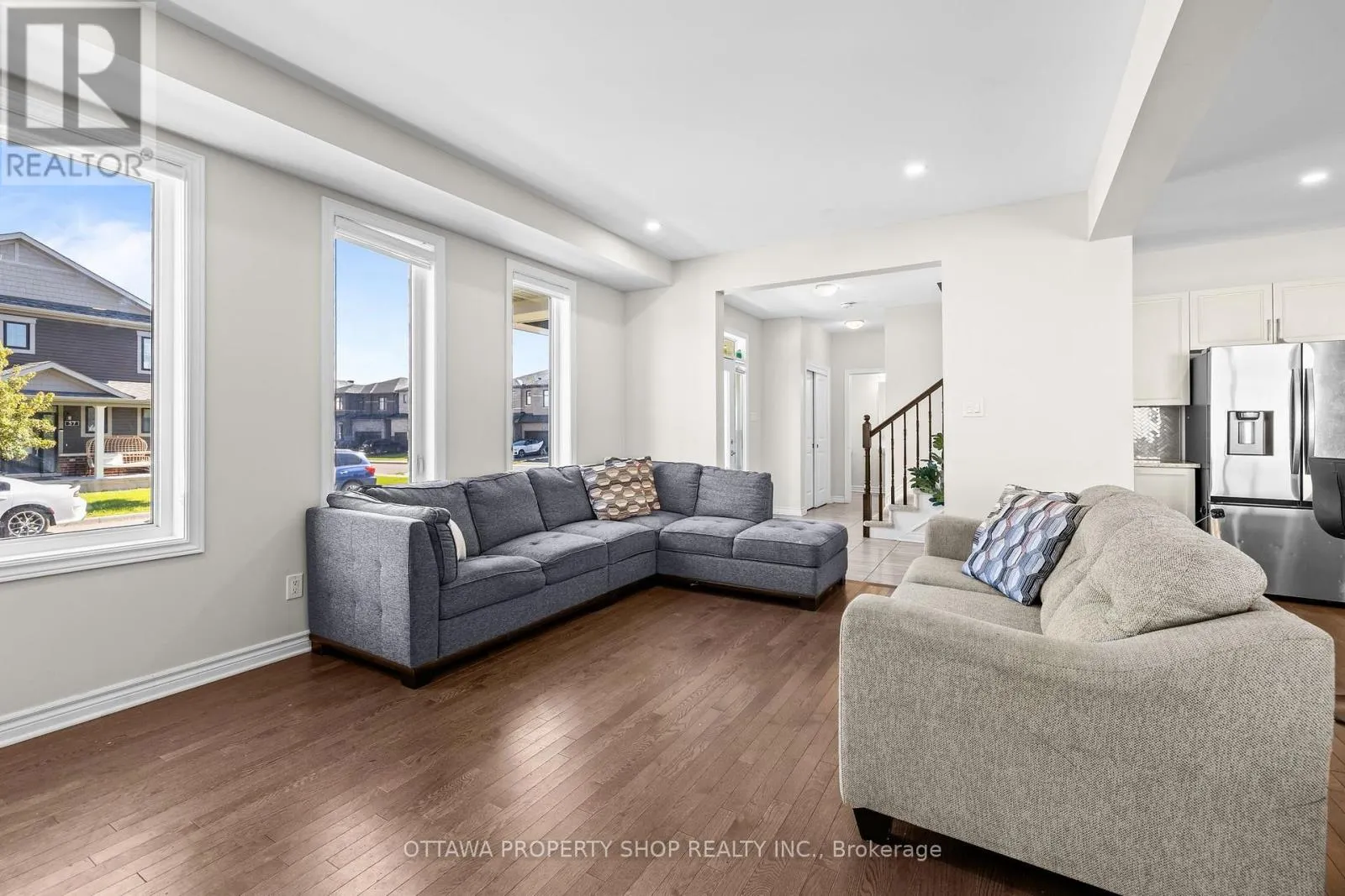 54 ERAMOSA CRESCENT
