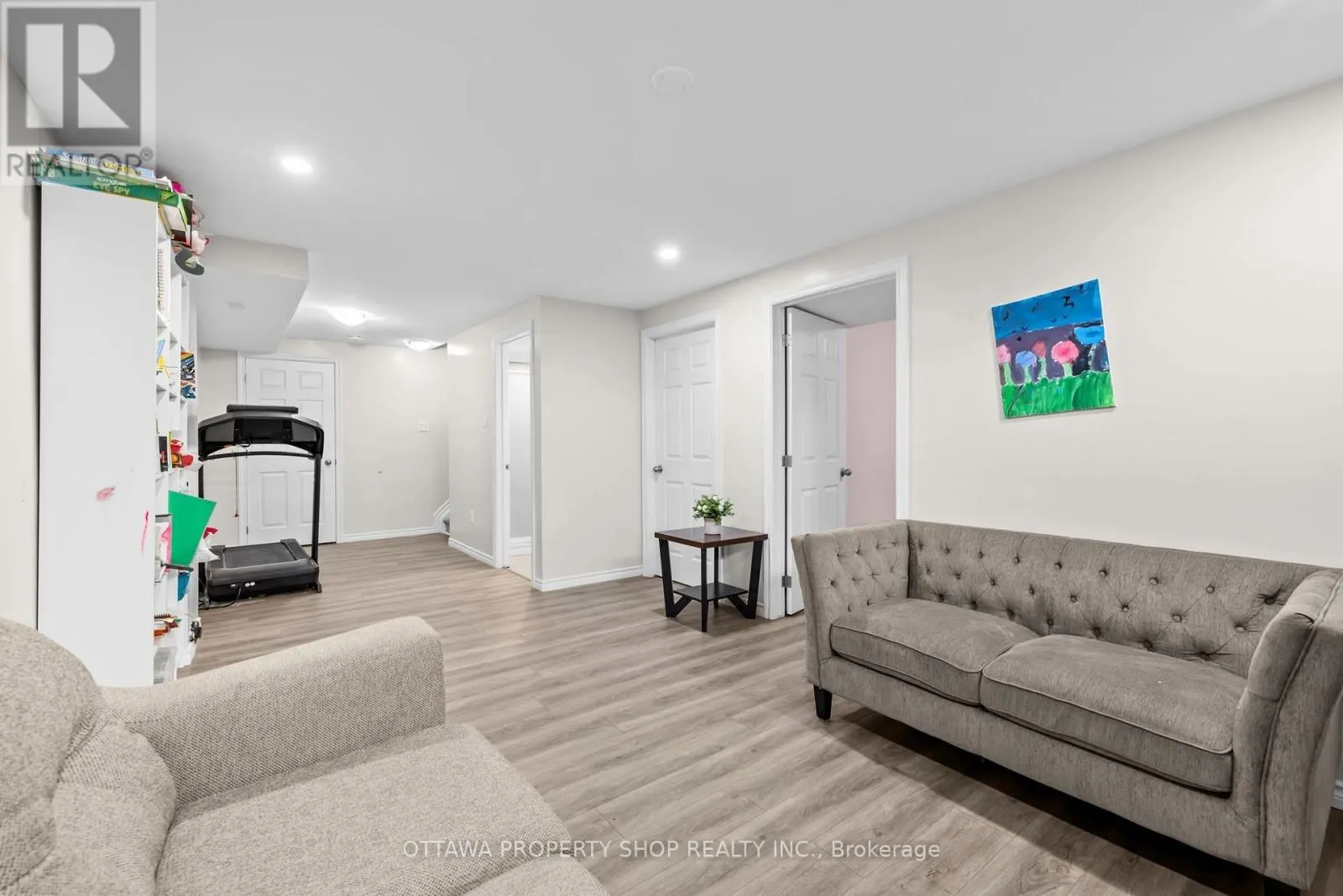 54 ERAMOSA CRESCENT
