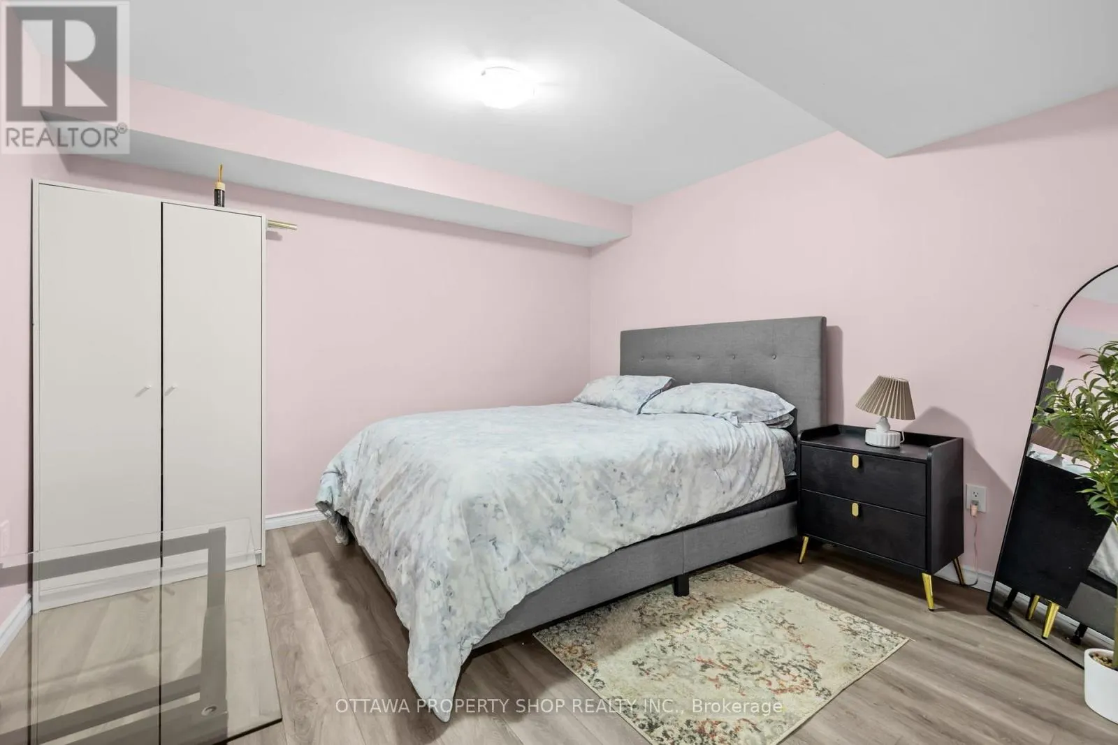 54 ERAMOSA CRESCENT