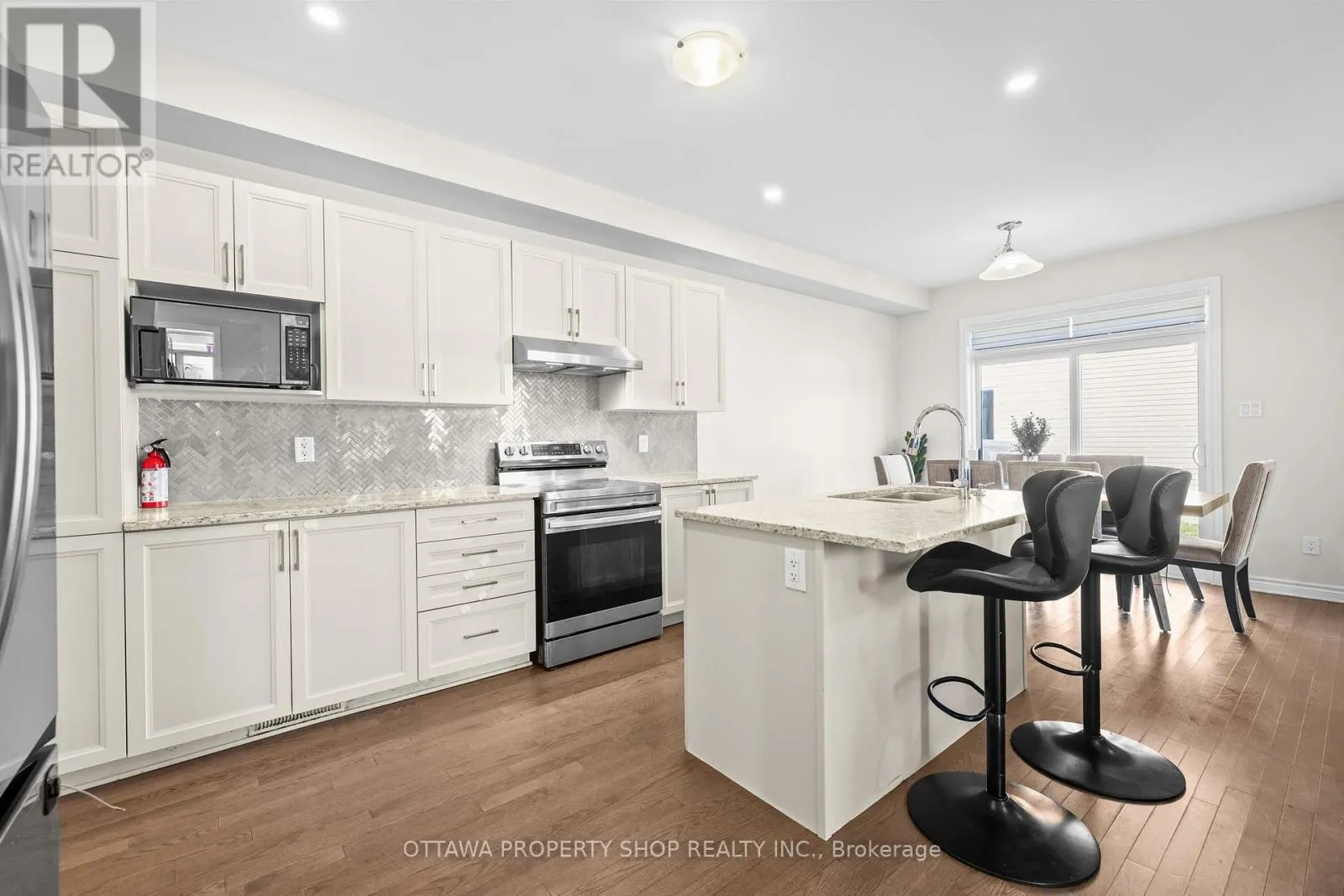 54 ERAMOSA CRESCENT