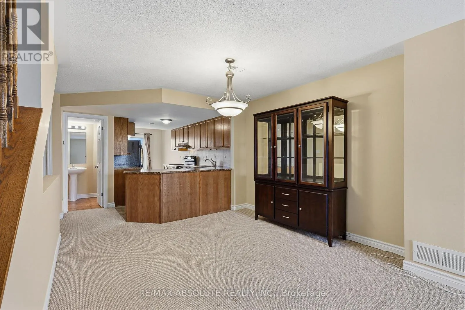 581 LAKERIDGE DRIVE