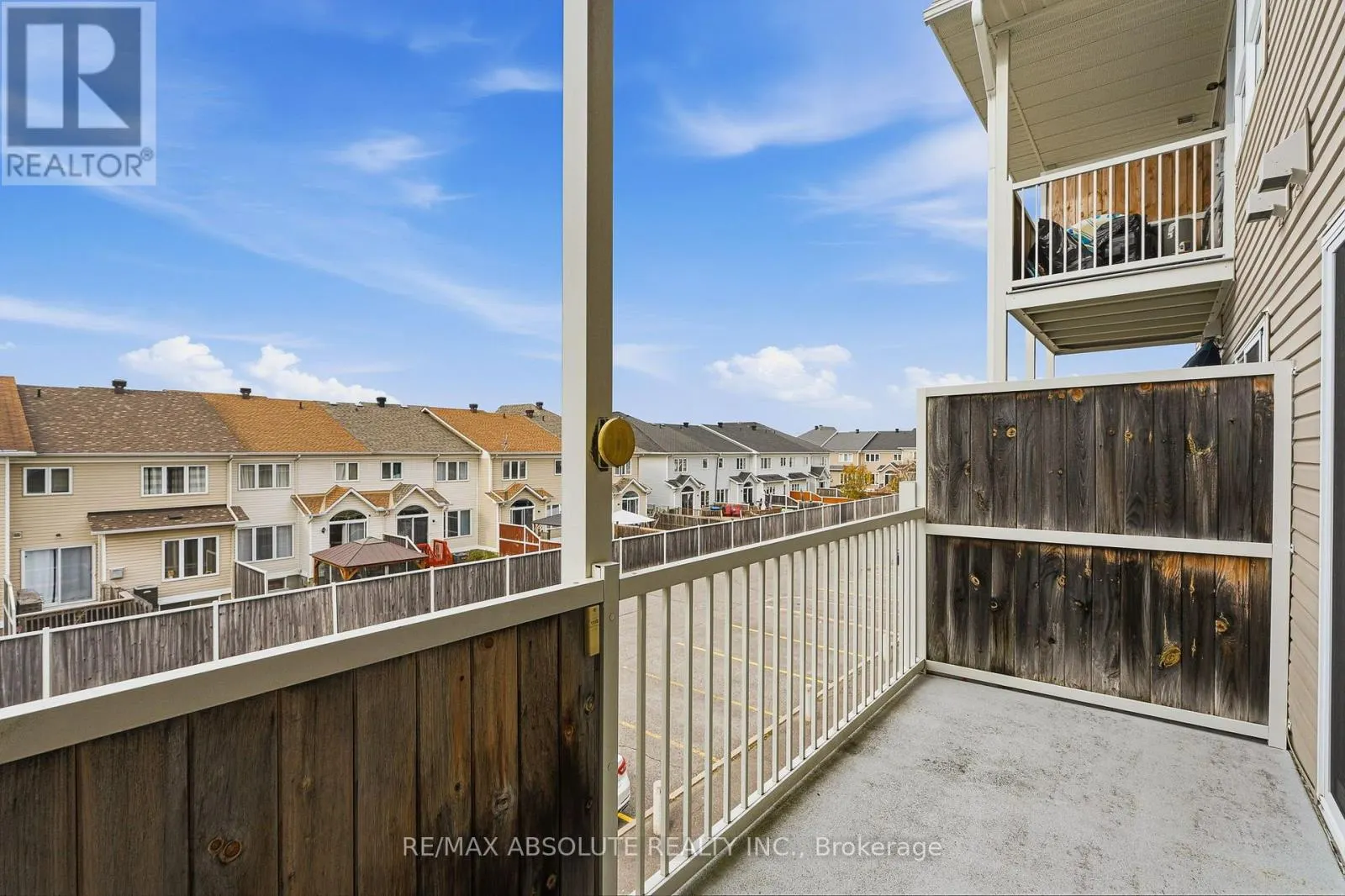 581 LAKERIDGE DRIVE