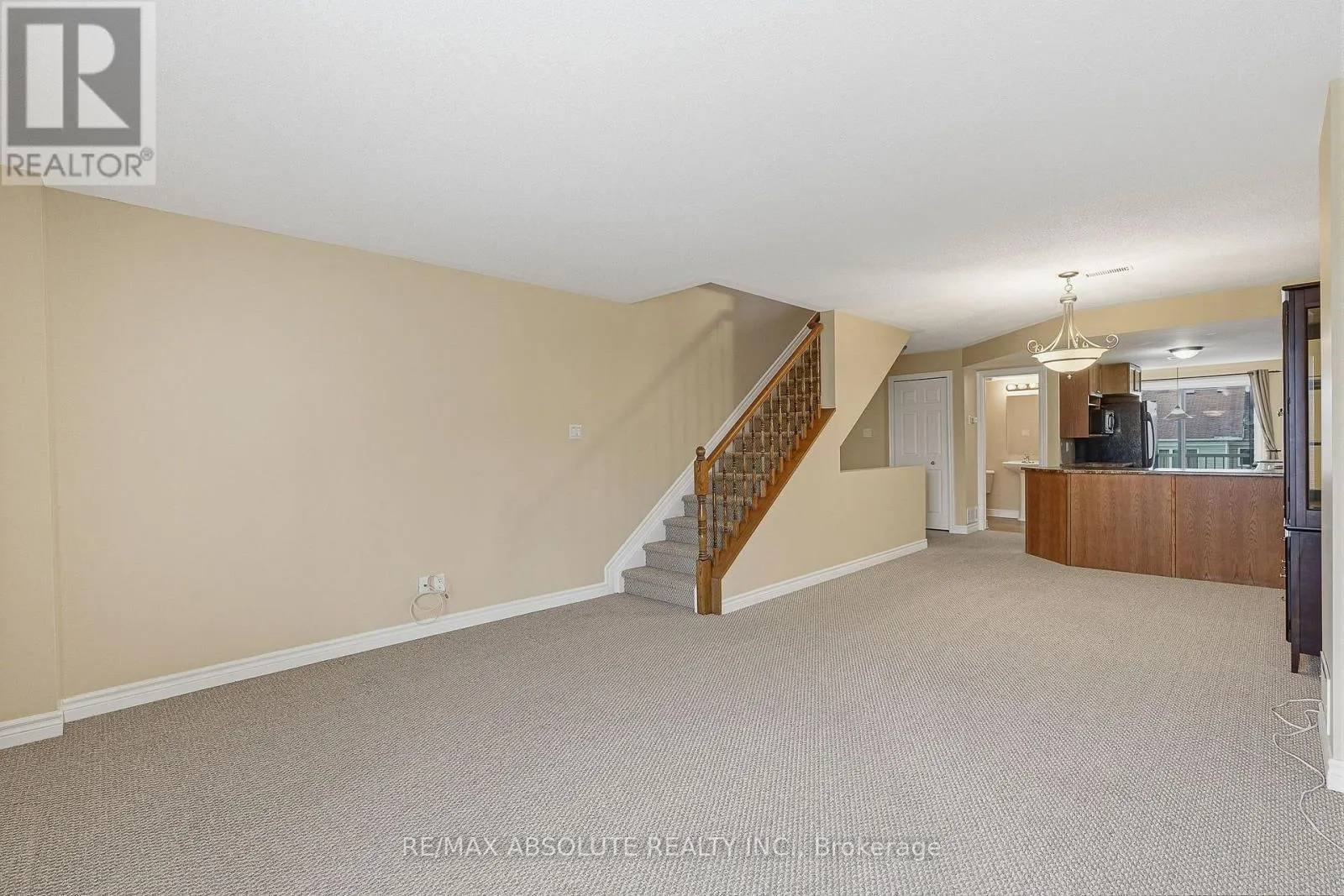 581 LAKERIDGE DRIVE