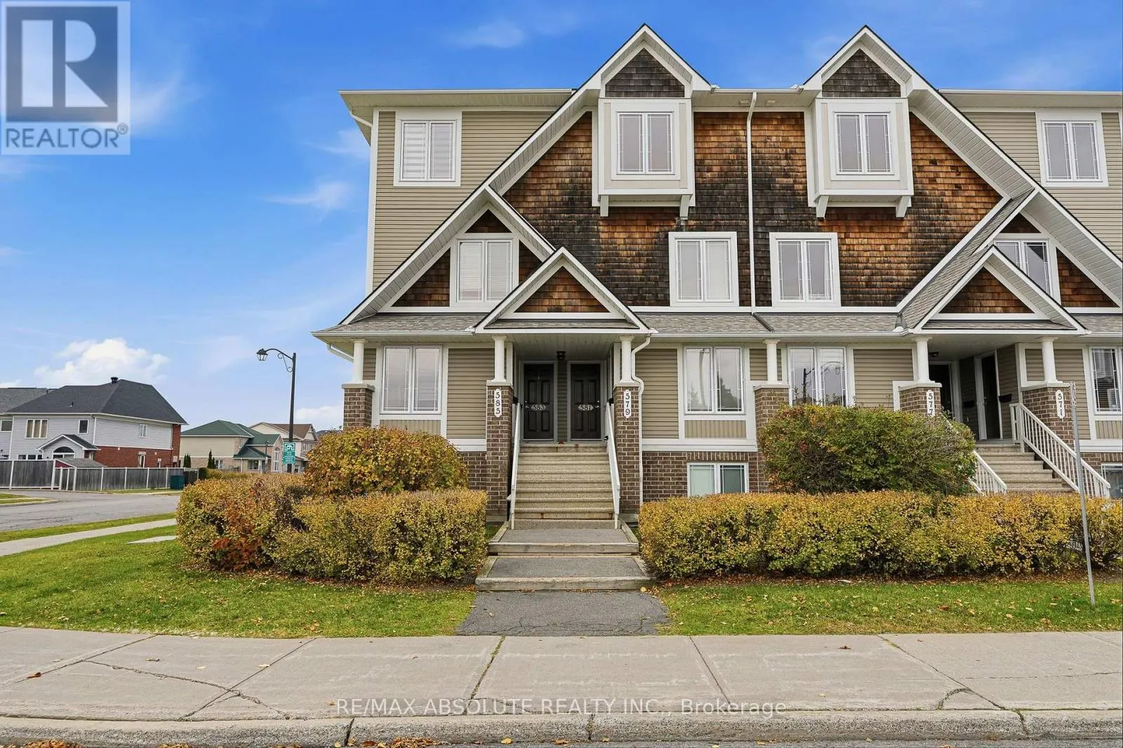 581 LAKERIDGE DRIVE
