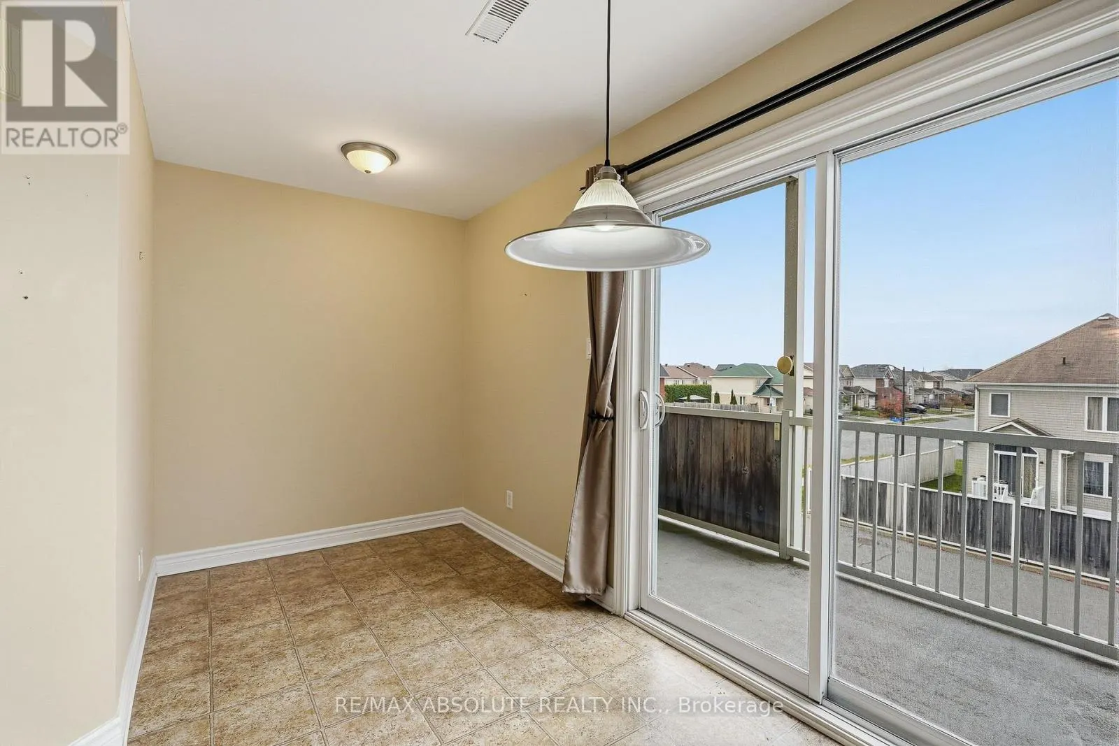 581 LAKERIDGE DRIVE