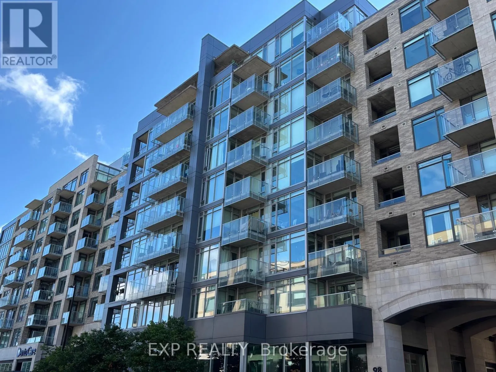 208 - 98 RICHMOND ROAD