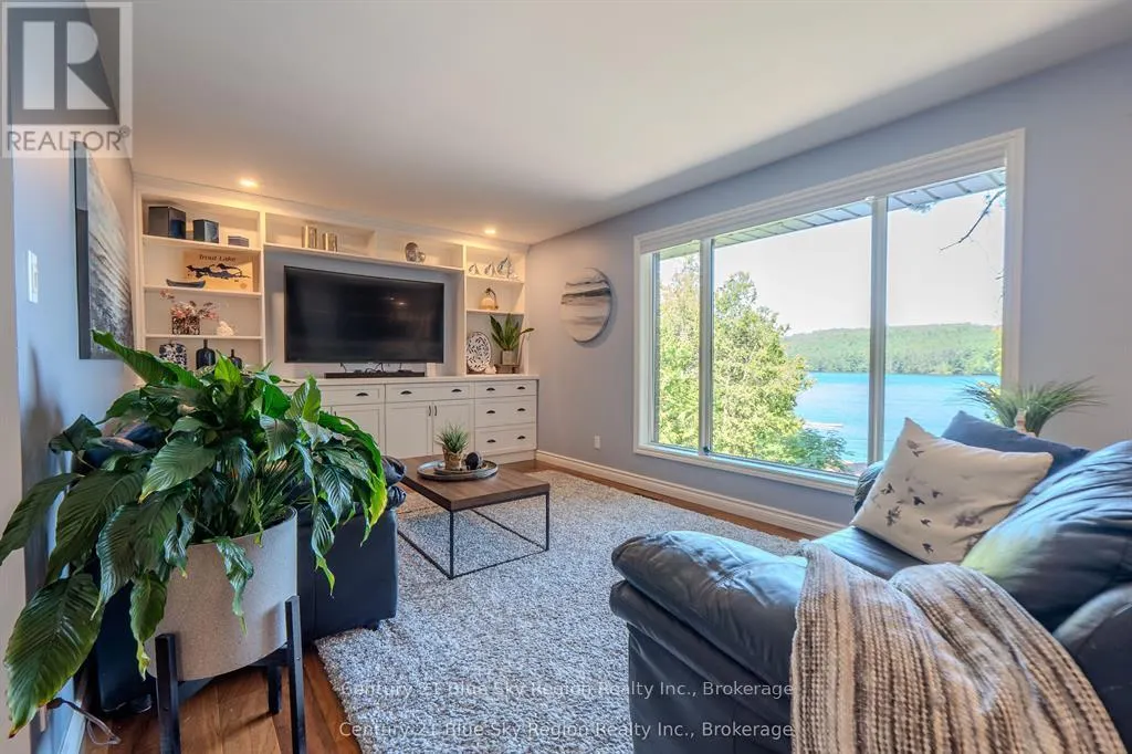 731 MACPHERSON DRIVE