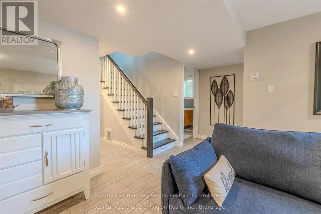 731 MACPHERSON DRIVE