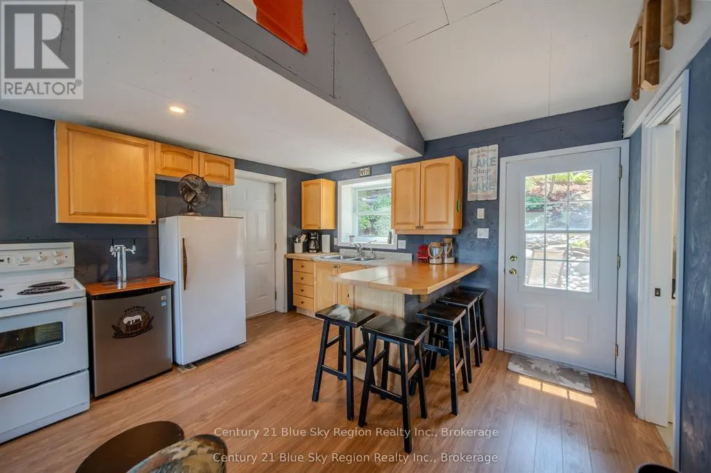 731 MACPHERSON DRIVE