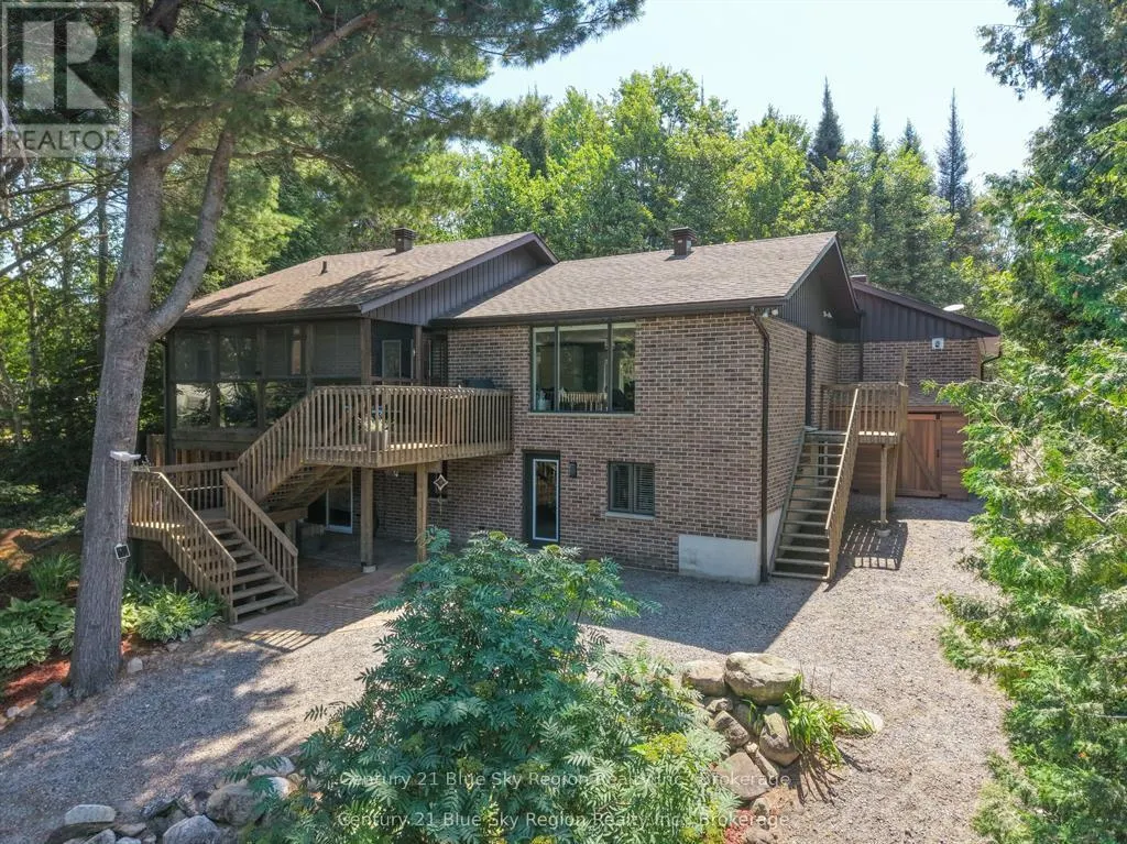 731 MACPHERSON DRIVE