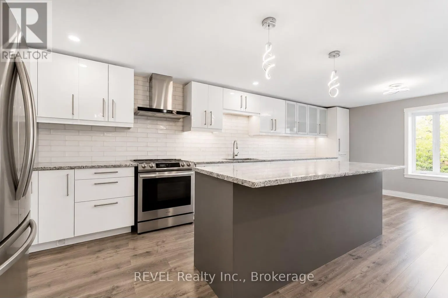 UPPER - 52 BULA DRIVE #UPPER