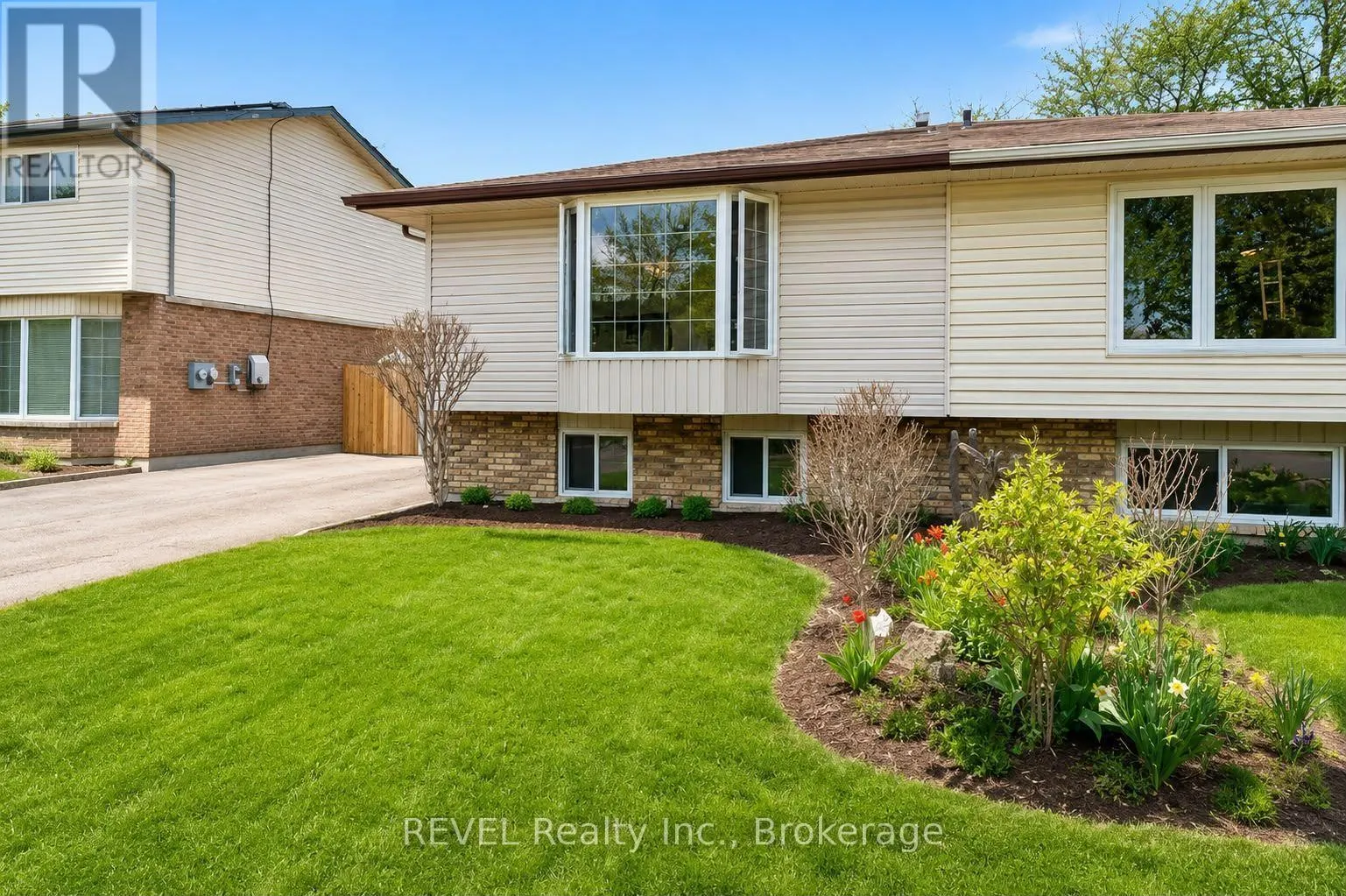 UPPER - 52 BULA DRIVE #UPPER