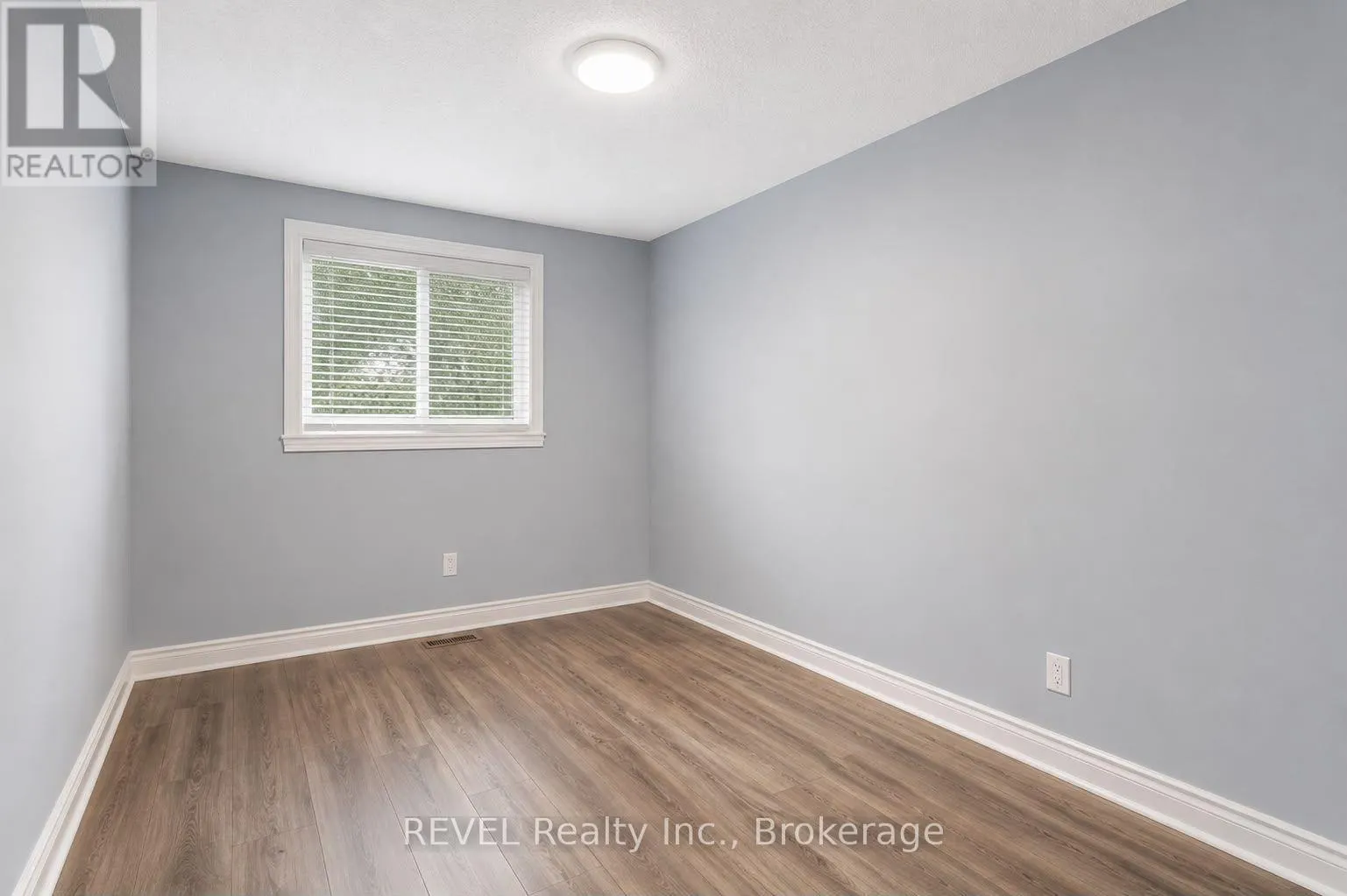 UPPER - 52 BULA DRIVE #UPPER