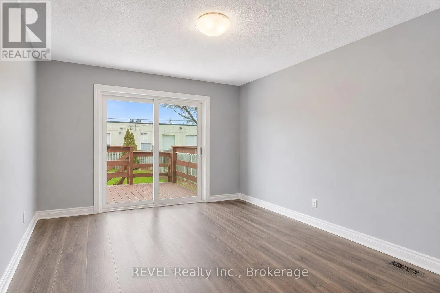 UPPER - 52 BULA DRIVE #UPPER