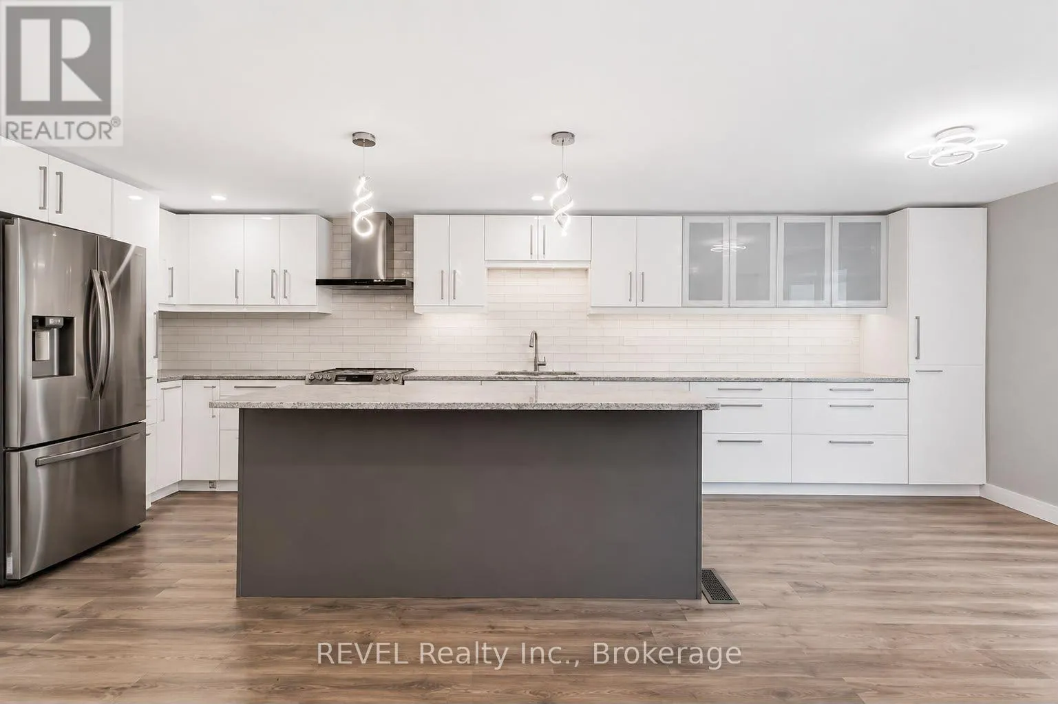 UPPER - 52 BULA DRIVE #UPPER