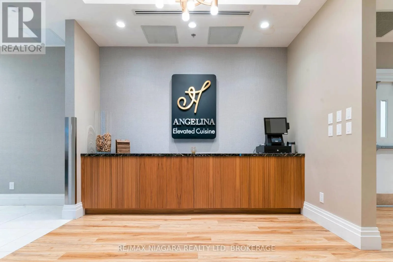 814 - 5698 MAIN STREET #814