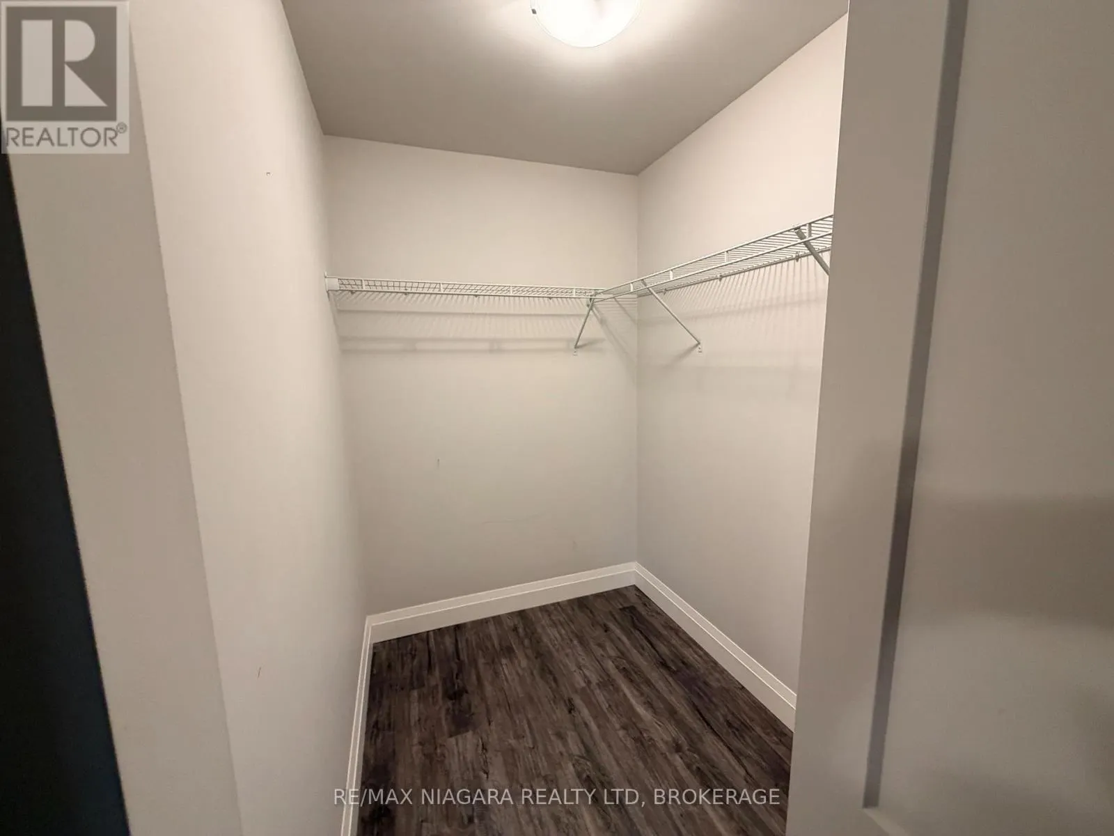 814 - 5698 MAIN STREET #814