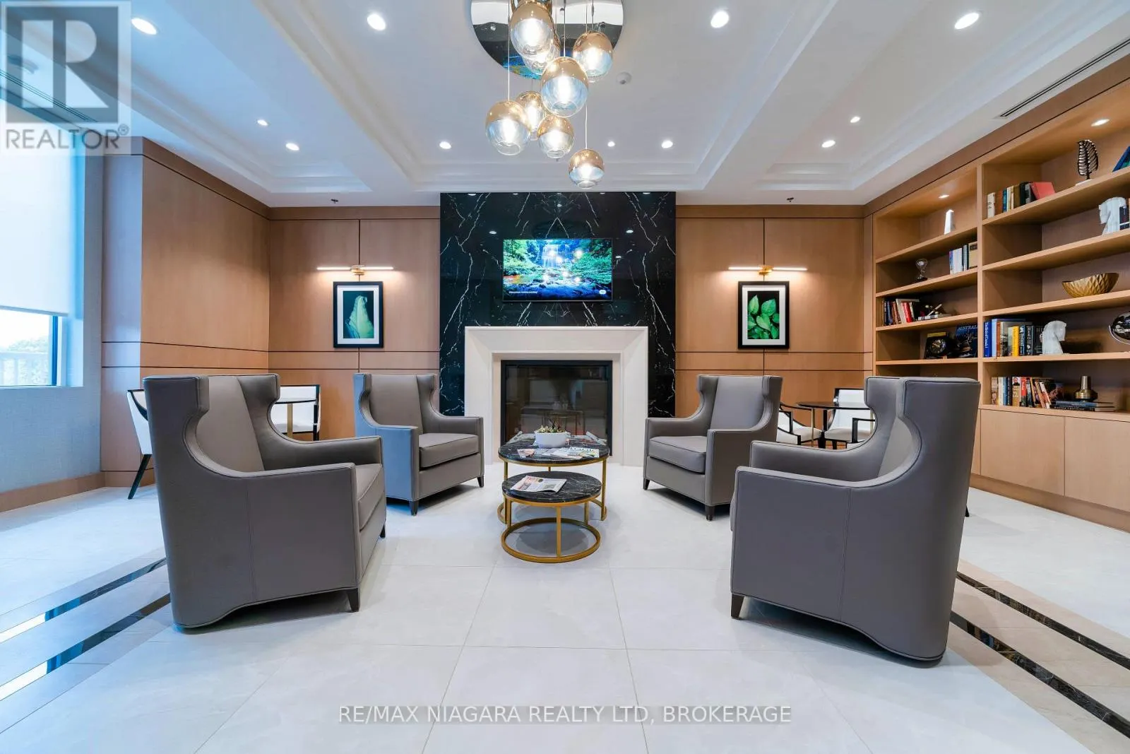 814 - 5698 MAIN STREET #814