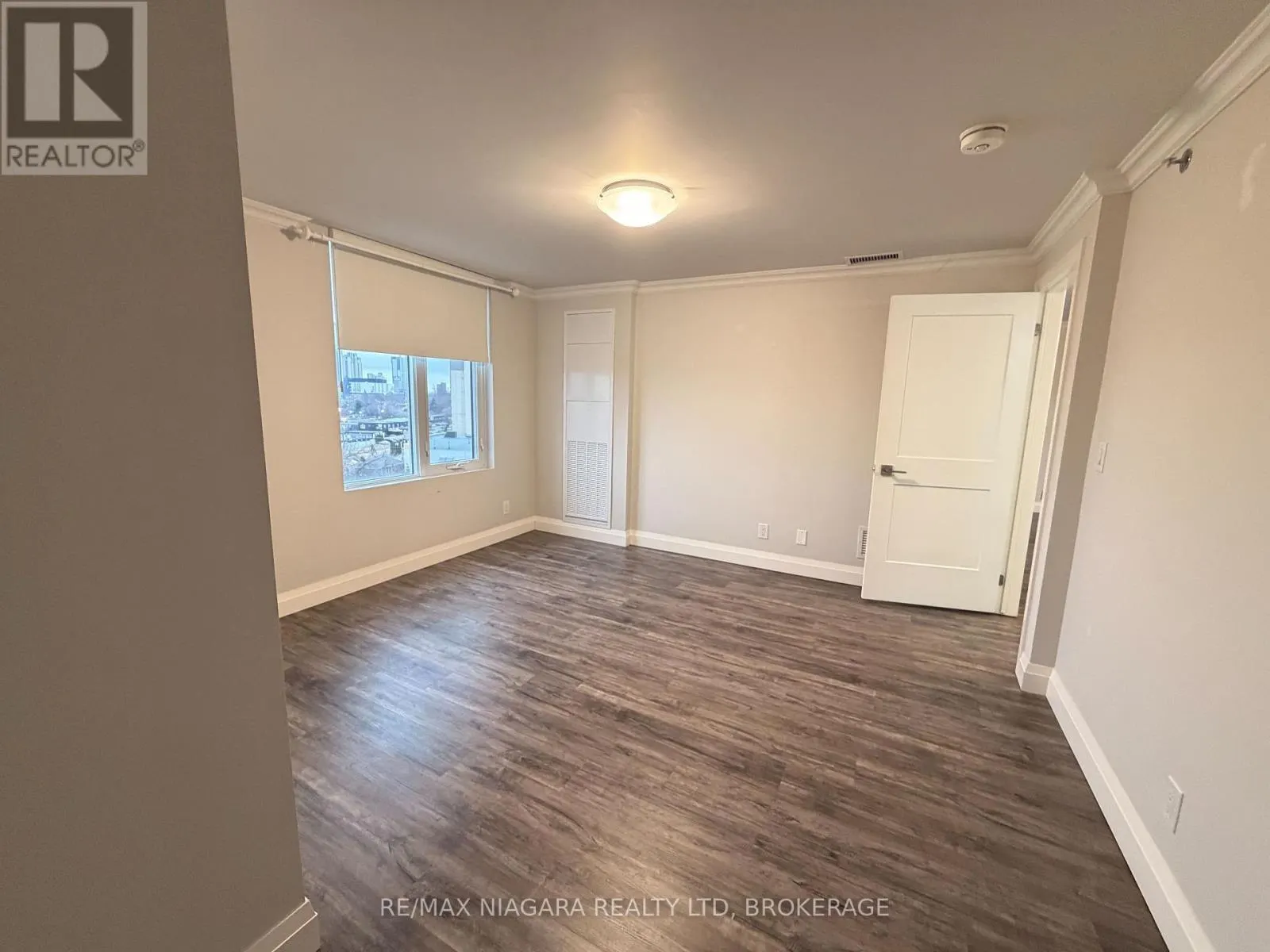 814 - 5698 MAIN STREET #814