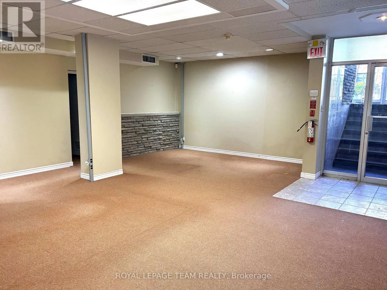 192 SOMERSET STREET W