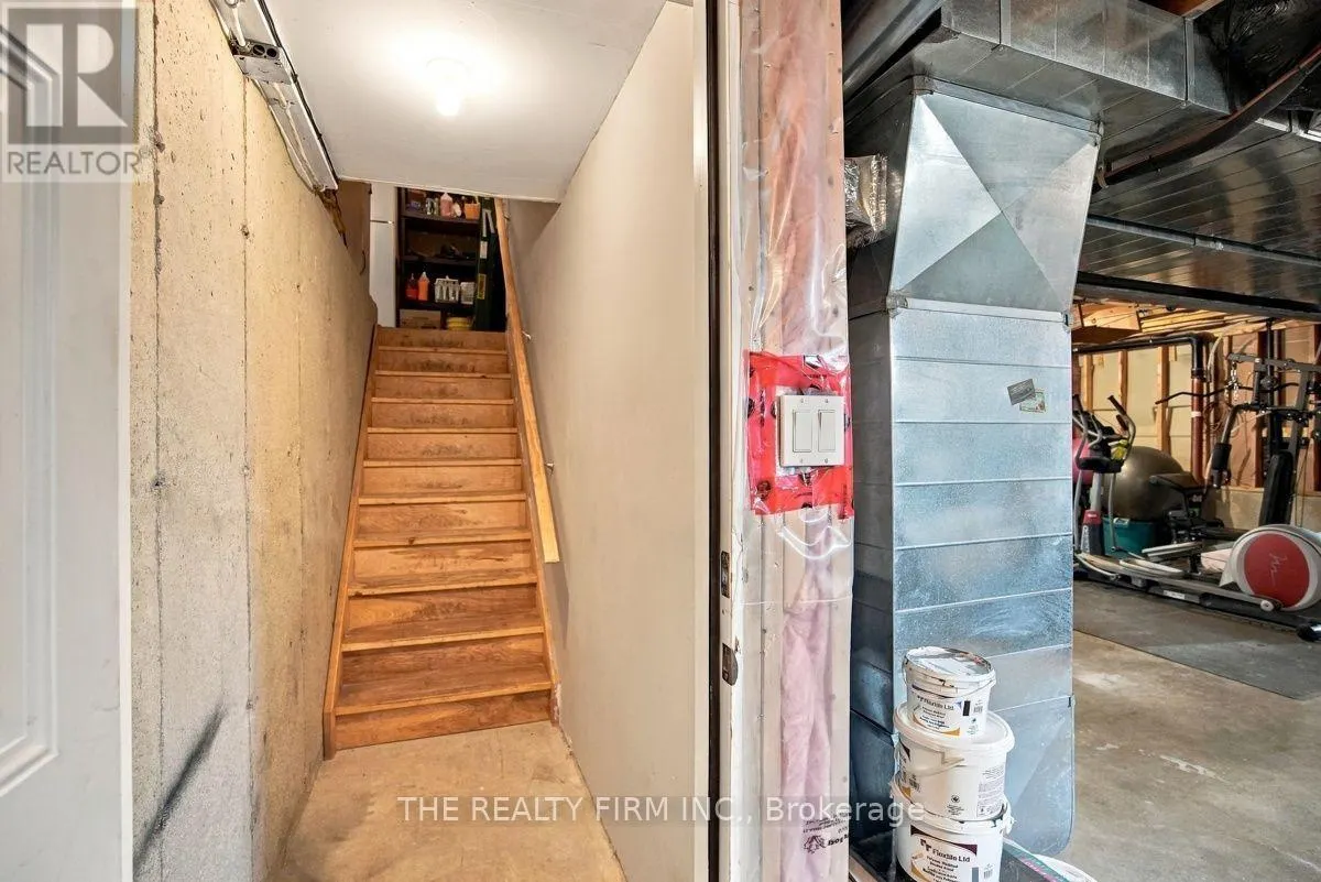 345 PORTRUSH PLACE