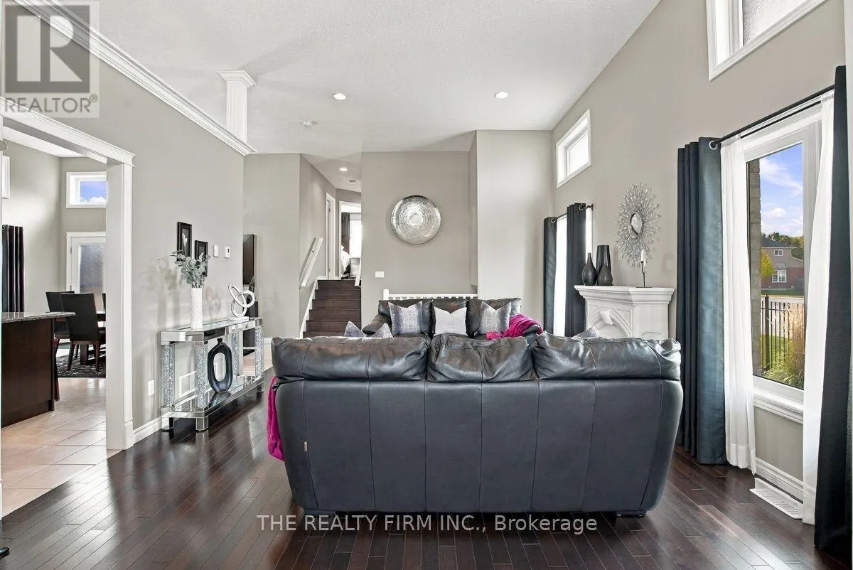 345 PORTRUSH PLACE