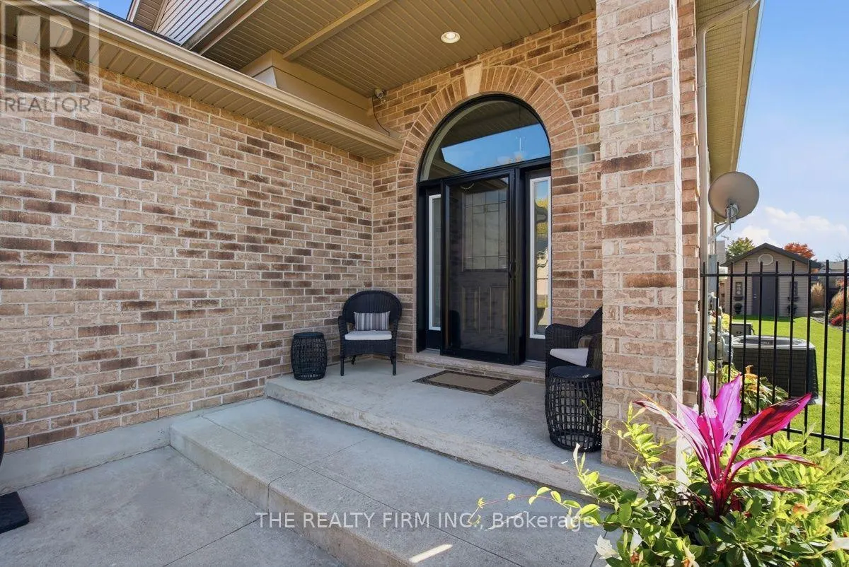345 PORTRUSH PLACE