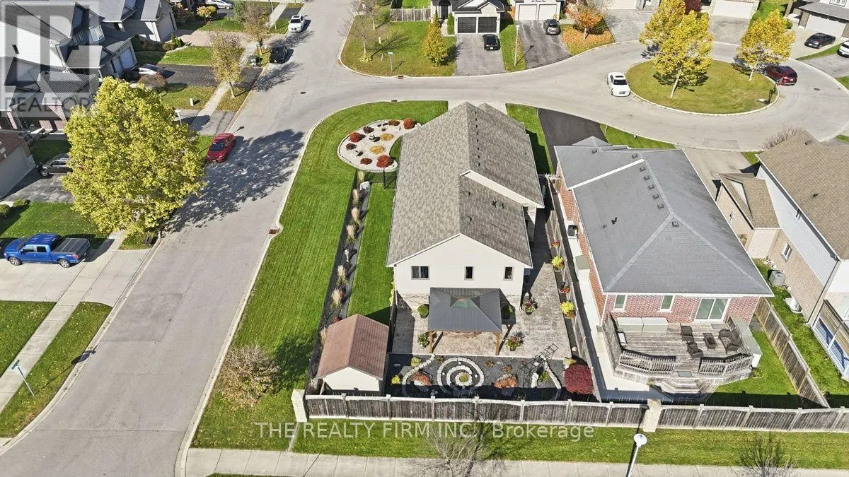345 PORTRUSH PLACE