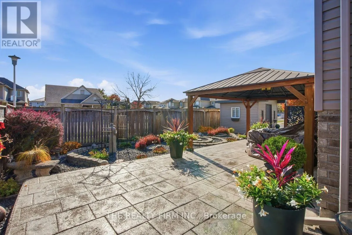 345 PORTRUSH PLACE