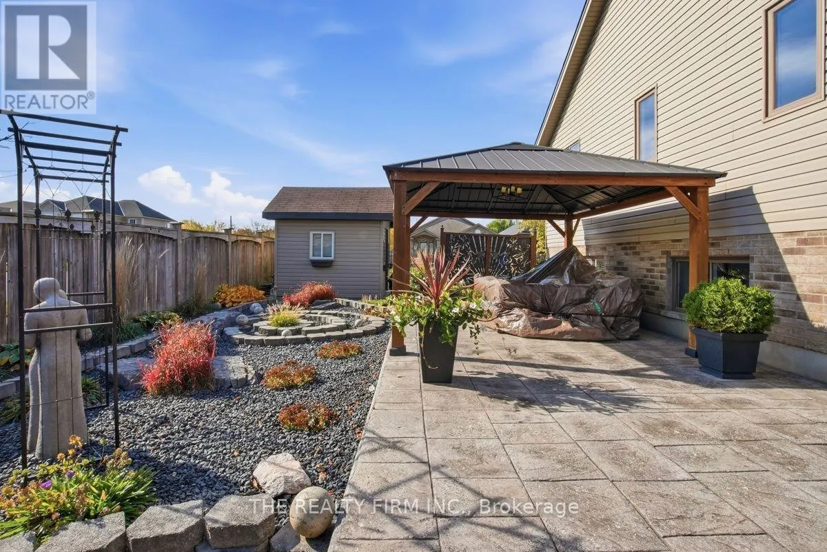 345 PORTRUSH PLACE