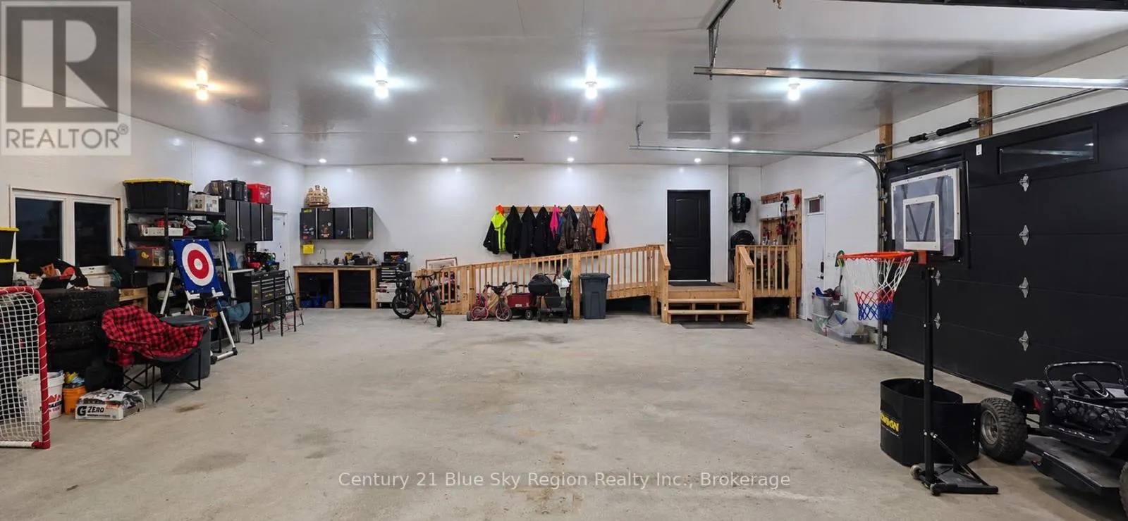 903 CORBEIL ROAD