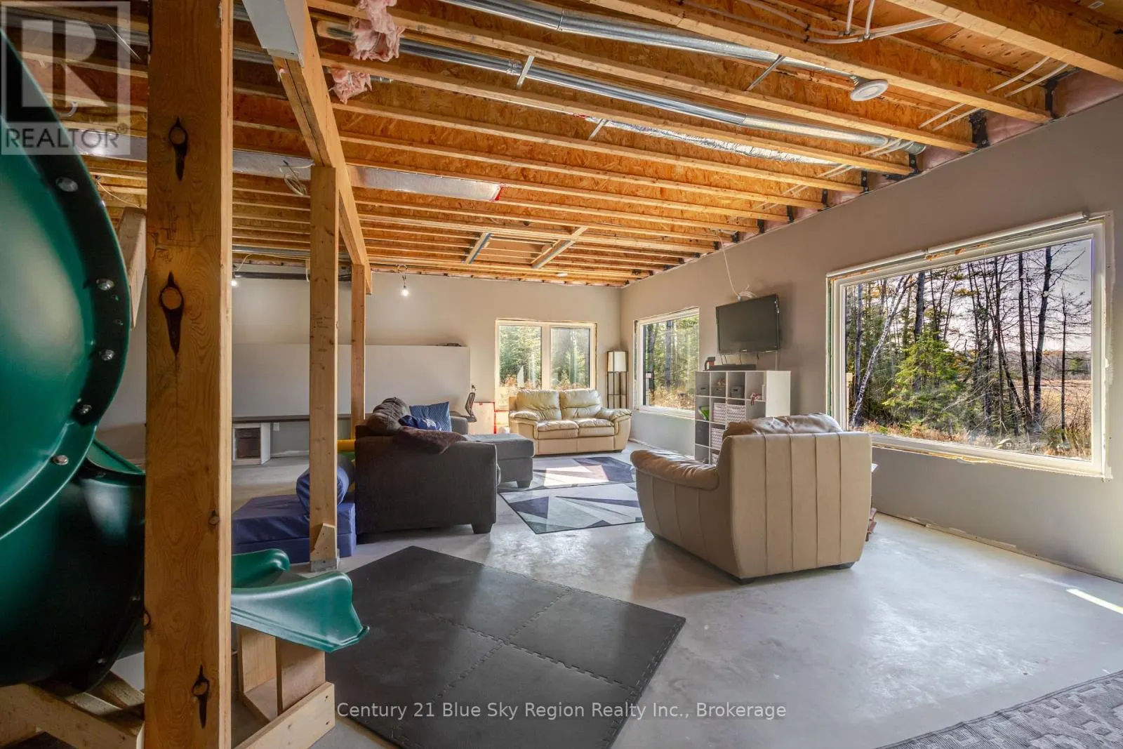 903 CORBEIL ROAD