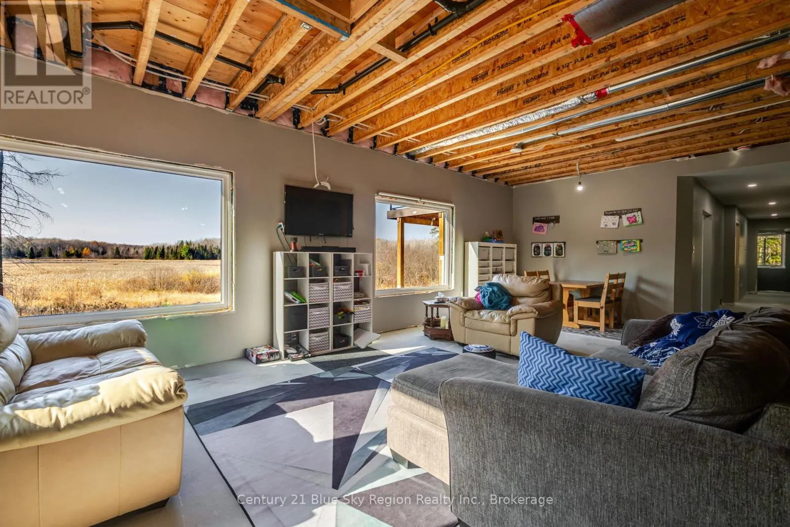 903 CORBEIL ROAD