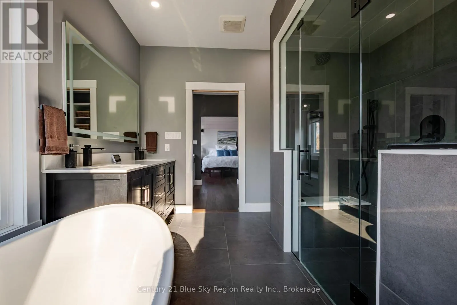 903 CORBEIL ROAD