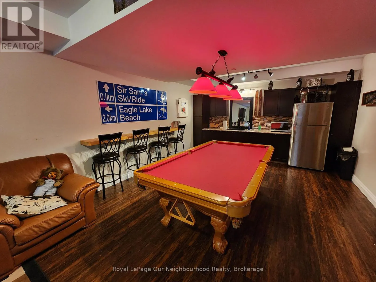 1042 SKI RIDGE TRAIL