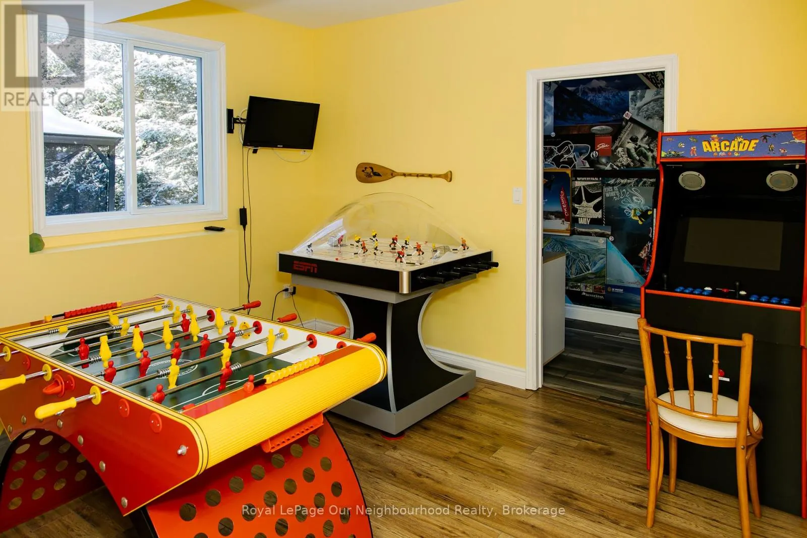 1042 SKI RIDGE TRAIL