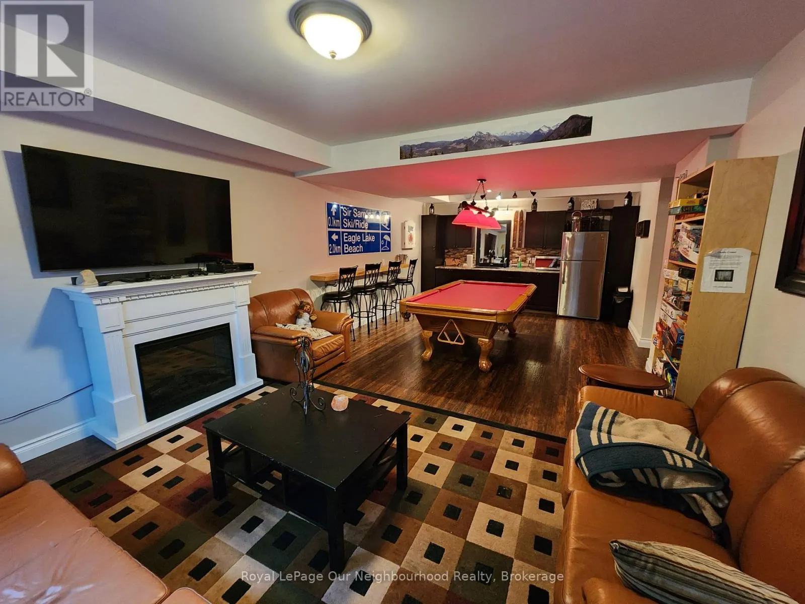1042 SKI RIDGE TRAIL
